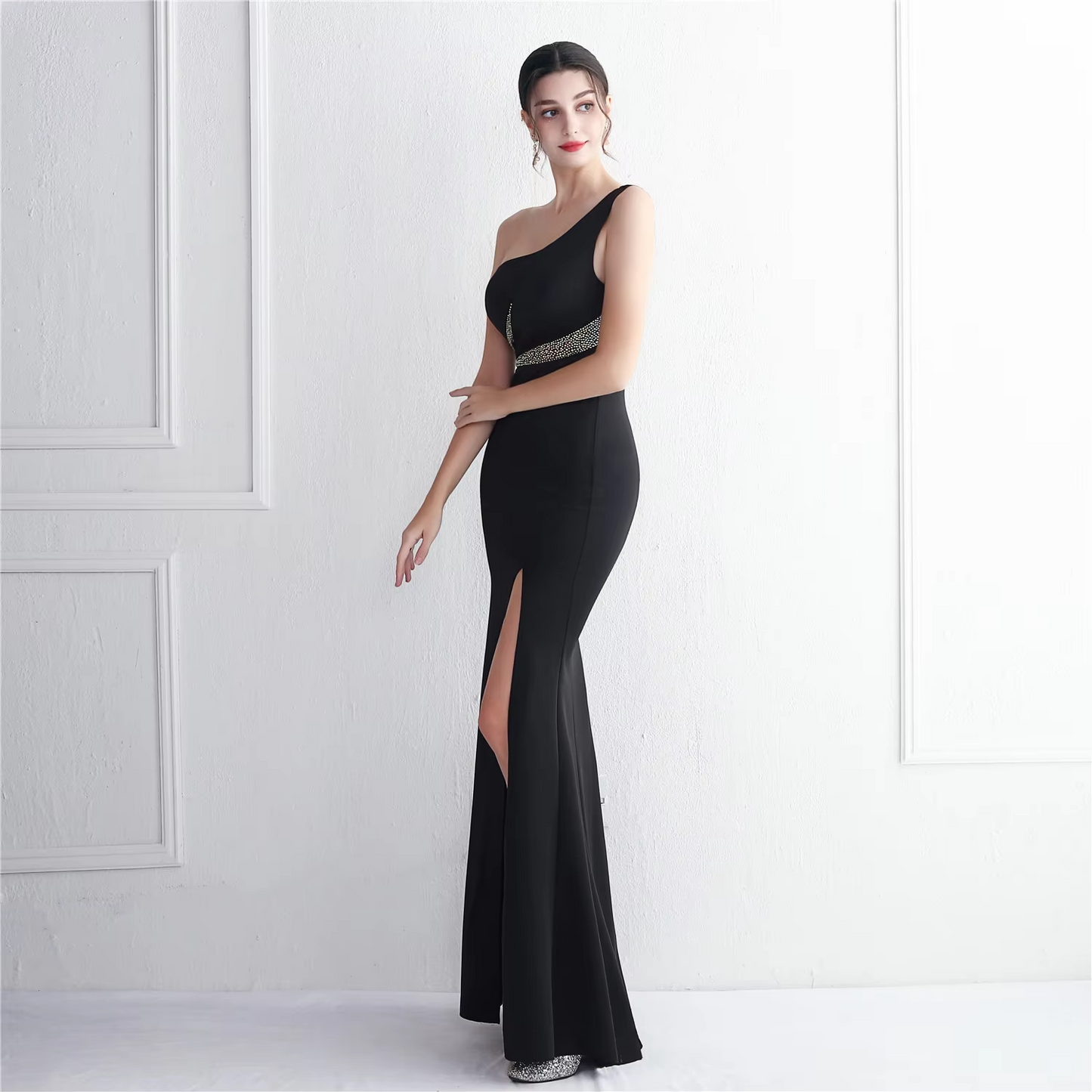 Slim fishtail wedding dress – one-shoulder, diamond-embellished, empire waist, summer
