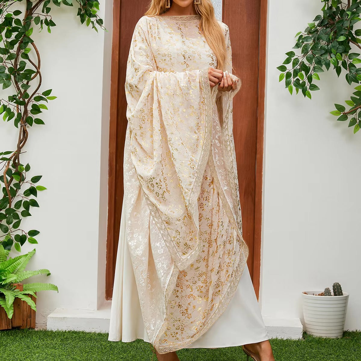 Gilded Two-Piece Set – Shawl Included, Lace-Embroidered, Middle Eastern Arabic Robe, Muslim Clothing
